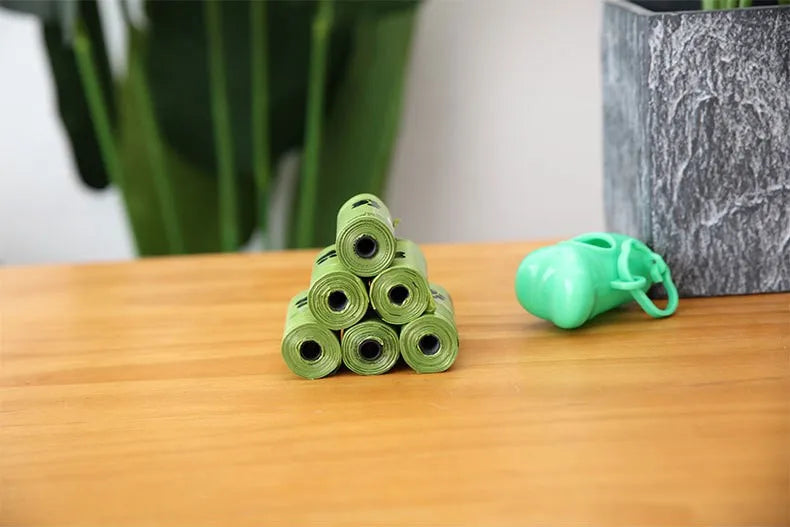 Bolsa para excrementos animales fabricada con material biodegradable.